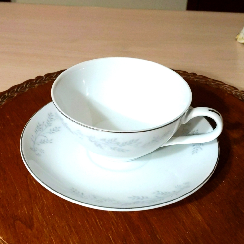Royalton China Co. E. G. 3301 Translucent Porcelain